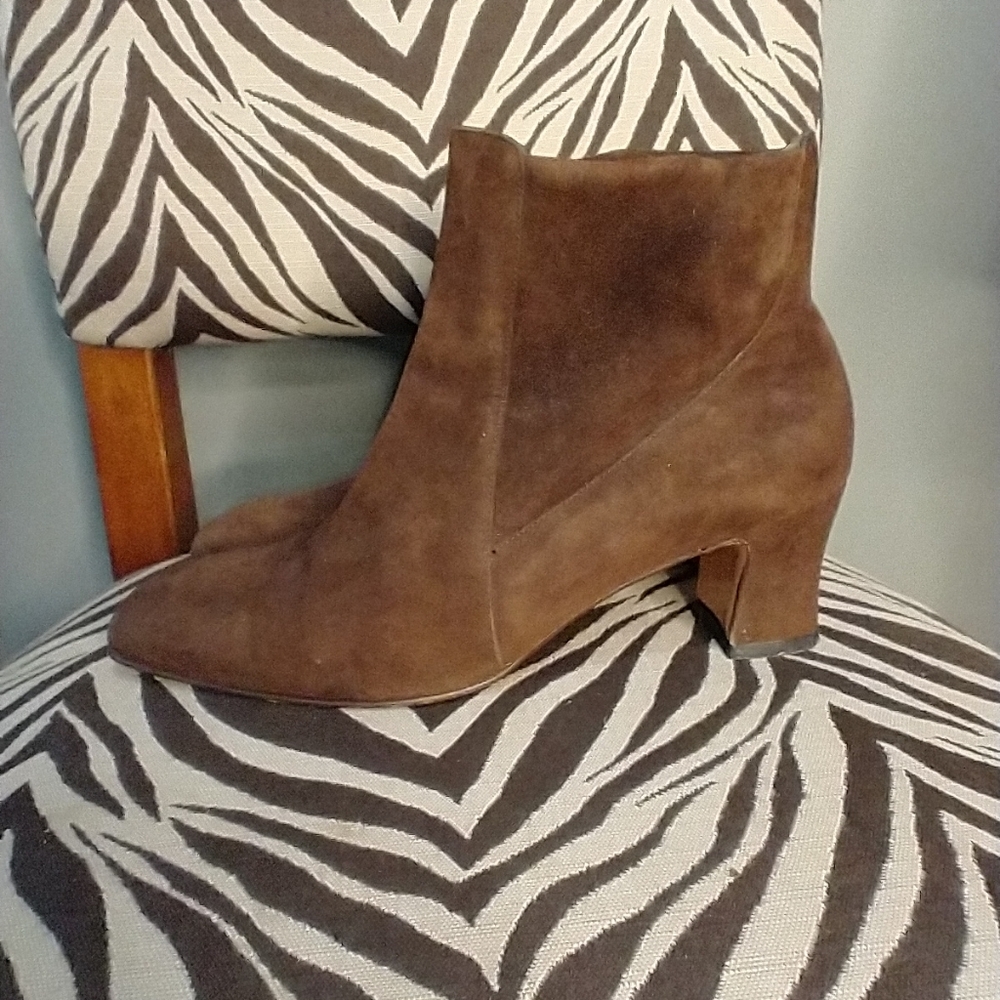 FERRAGAMO SUEDE BOOTIES